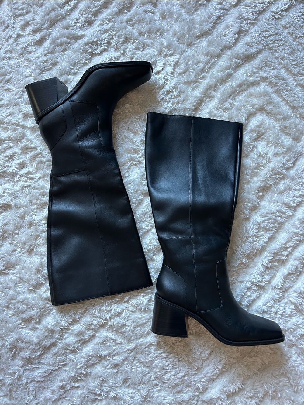Vince Camuto wide calf black leather boots 😎